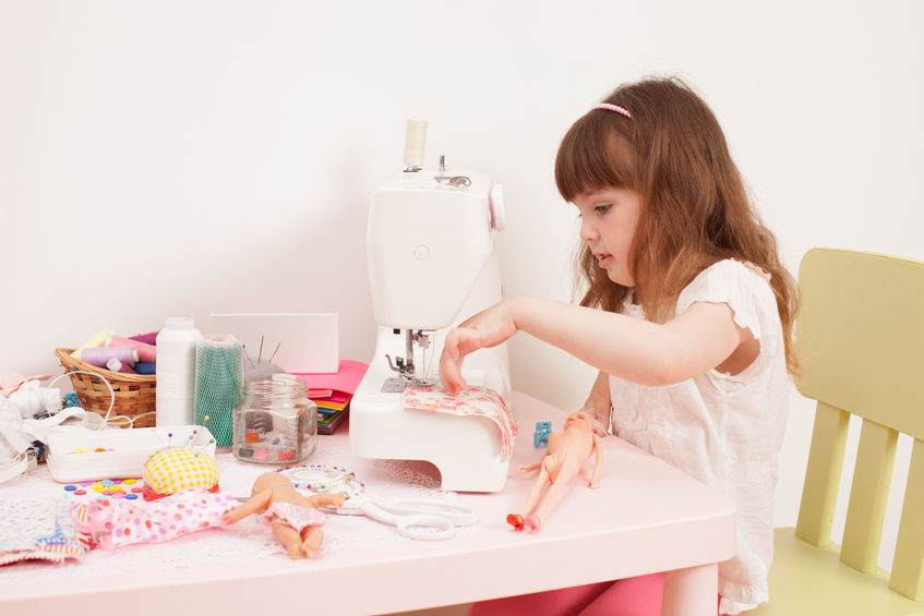 Grande station de machine à coudre dabeille de couture britannique pour des enfants 